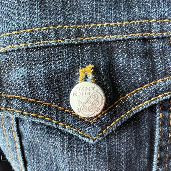 DKNY dark blue denim jean jacket with silver buttons Sz M - Picture 4 of 8